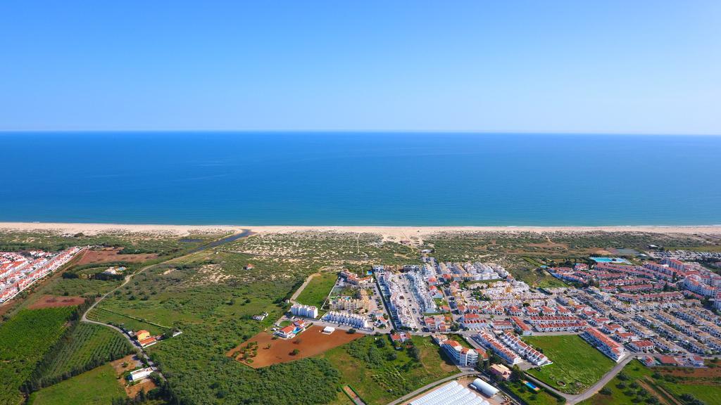 Praia Da Lota Resort - Beachfront Hotel Manta Rota Exterior foto