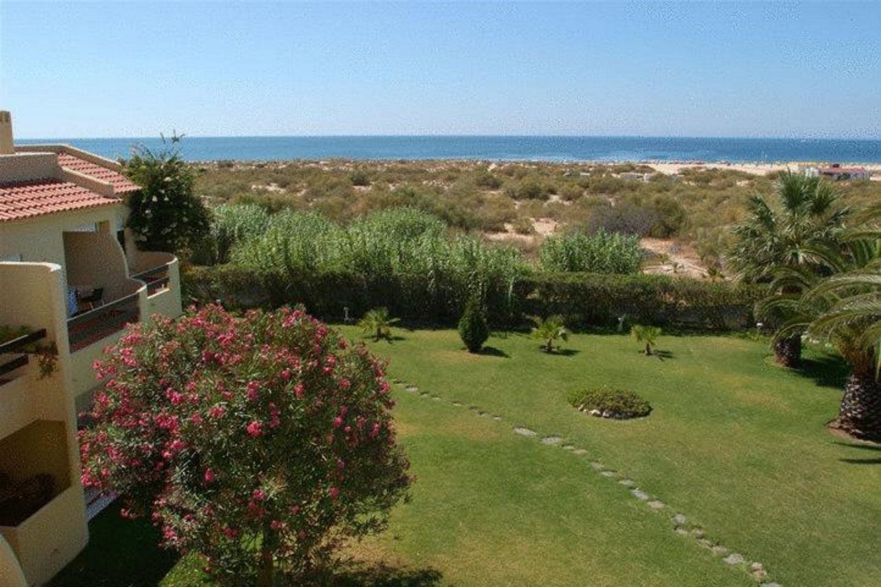 Praia Da Lota Resort - Beachfront Hotel Manta Rota Exterior foto